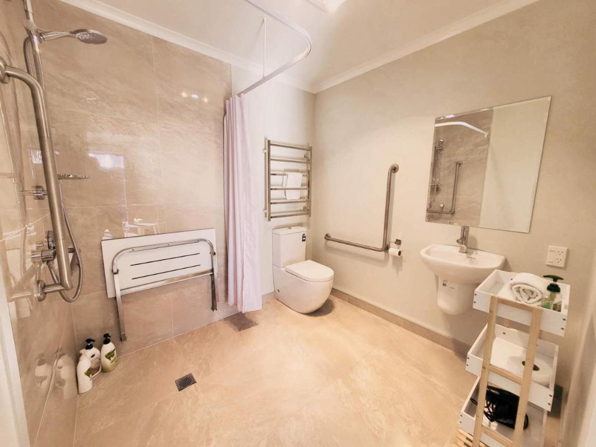 Apartment White Stone *